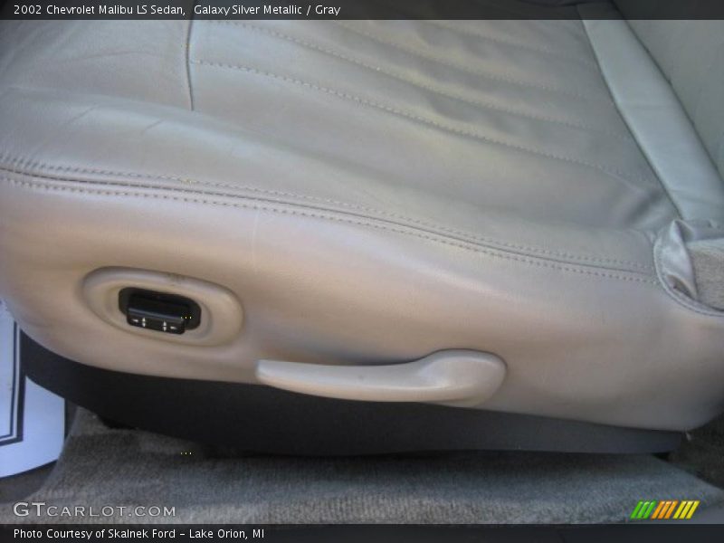 Galaxy Silver Metallic / Gray 2002 Chevrolet Malibu LS Sedan