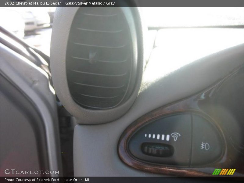 Galaxy Silver Metallic / Gray 2002 Chevrolet Malibu LS Sedan