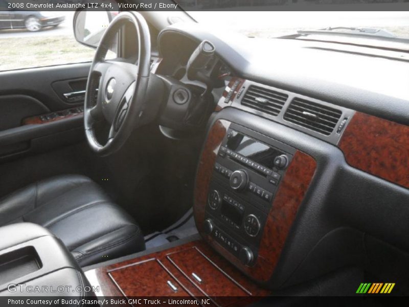 Victory Red / Ebony 2008 Chevrolet Avalanche LTZ 4x4