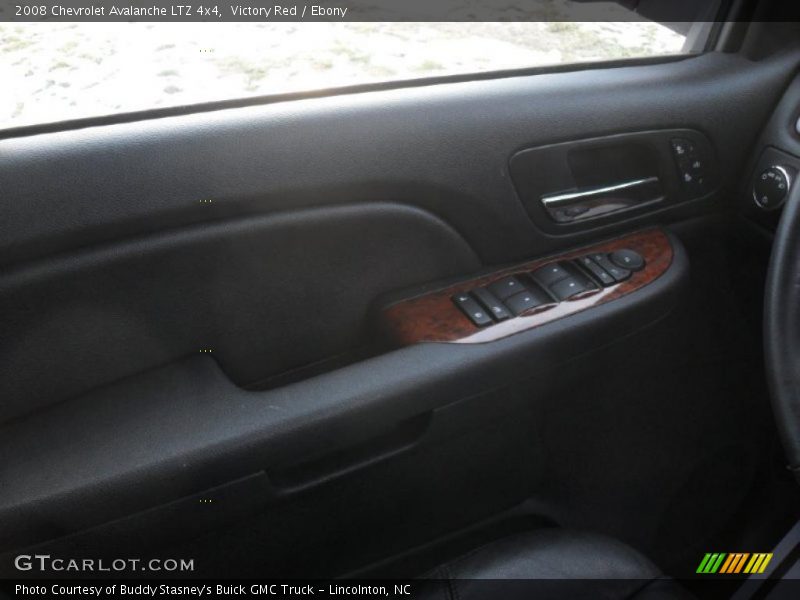 Victory Red / Ebony 2008 Chevrolet Avalanche LTZ 4x4