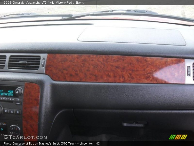 Victory Red / Ebony 2008 Chevrolet Avalanche LTZ 4x4