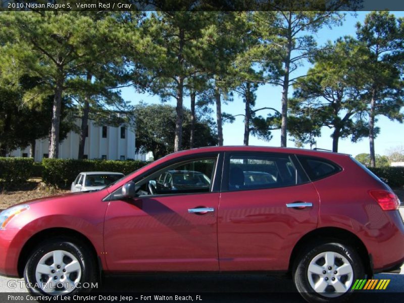 Venom Red / Gray 2010 Nissan Rogue S