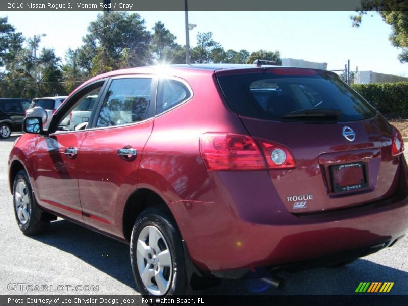 Venom Red / Gray 2010 Nissan Rogue S