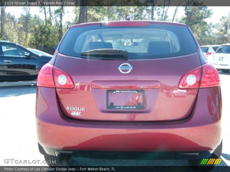 Venom Red / Gray 2010 Nissan Rogue S