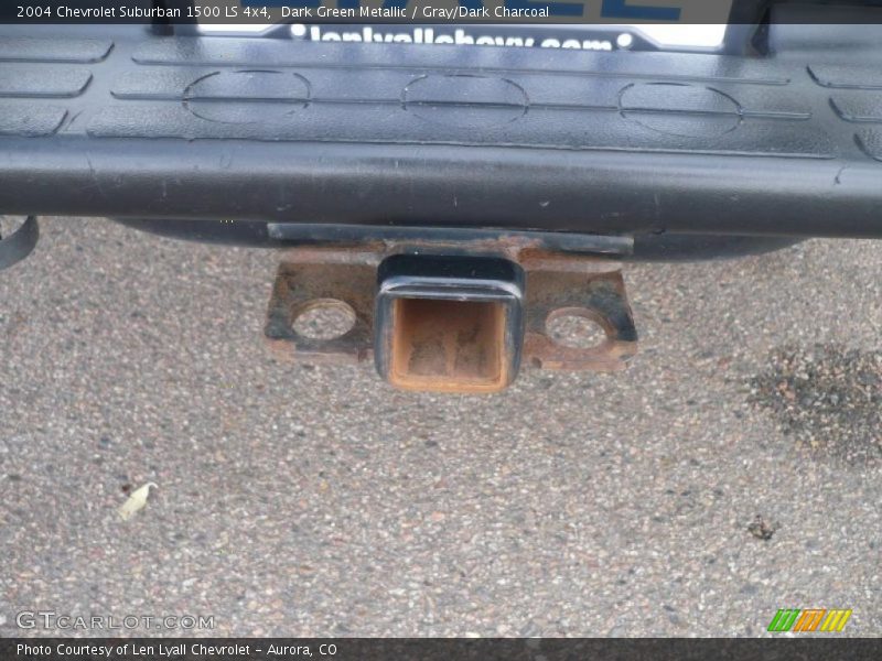 Dark Green Metallic / Gray/Dark Charcoal 2004 Chevrolet Suburban 1500 LS 4x4