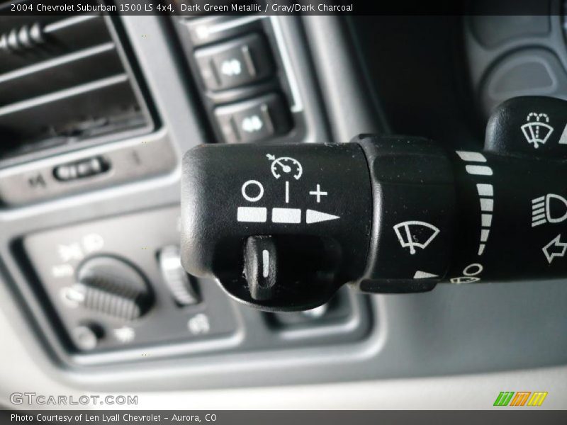Dark Green Metallic / Gray/Dark Charcoal 2004 Chevrolet Suburban 1500 LS 4x4