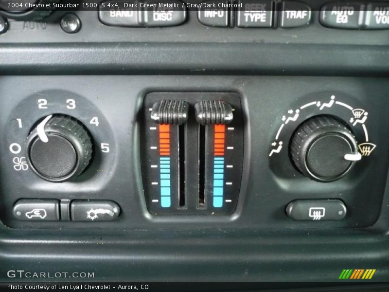 Dark Green Metallic / Gray/Dark Charcoal 2004 Chevrolet Suburban 1500 LS 4x4