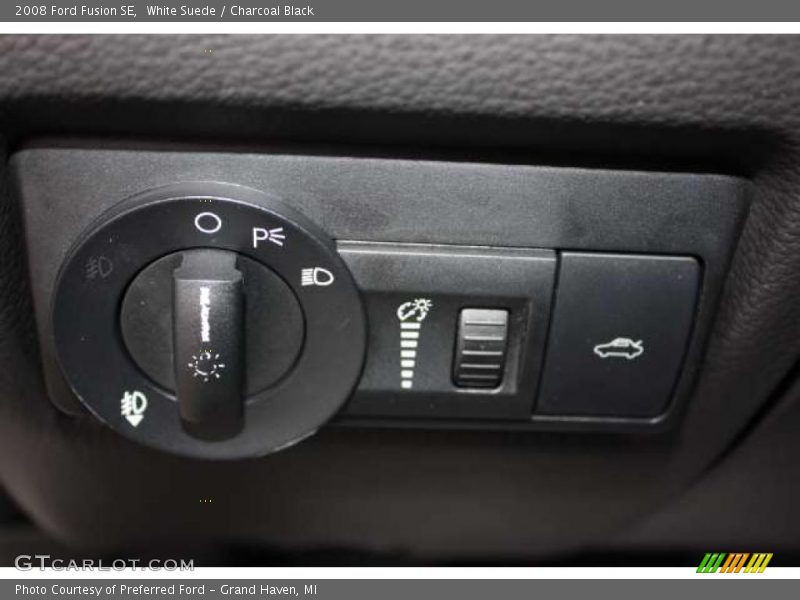 White Suede / Charcoal Black 2008 Ford Fusion SE