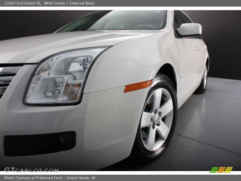 White Suede / Charcoal Black 2008 Ford Fusion SE