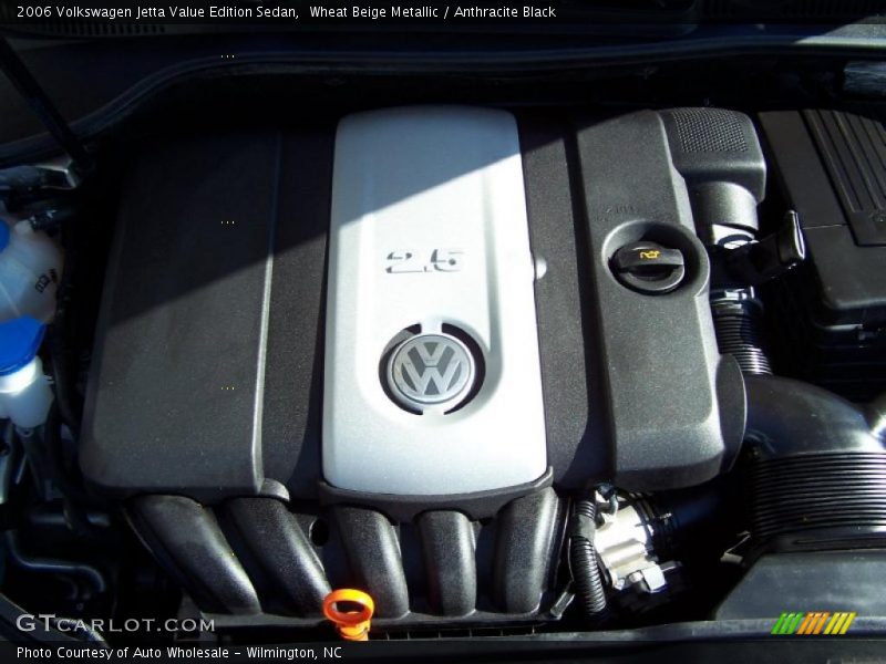 Wheat Beige Metallic / Anthracite Black 2006 Volkswagen Jetta Value Edition Sedan