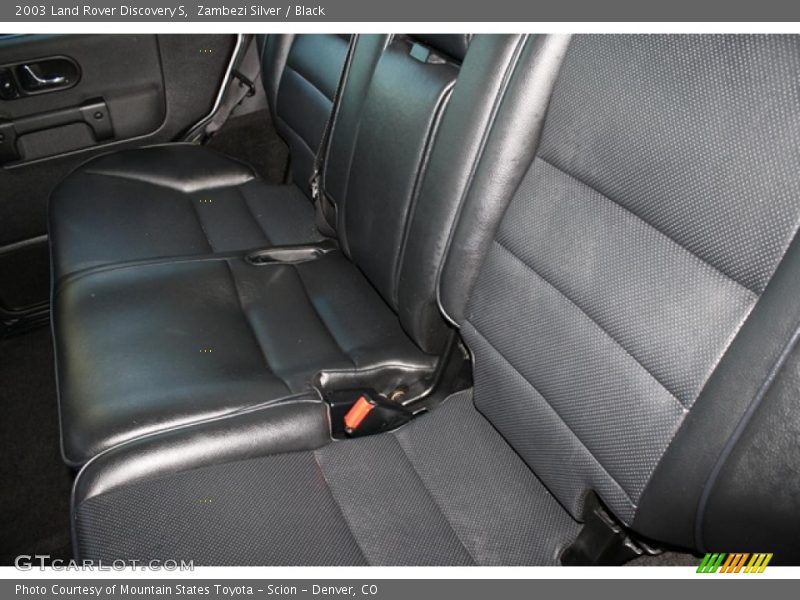 Zambezi Silver / Black 2003 Land Rover Discovery S