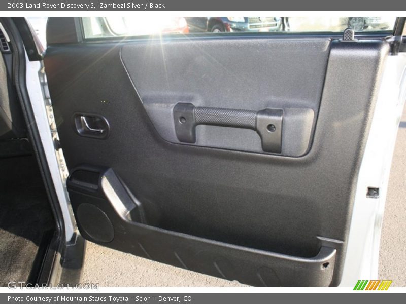 Zambezi Silver / Black 2003 Land Rover Discovery S