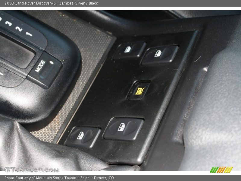 Zambezi Silver / Black 2003 Land Rover Discovery S