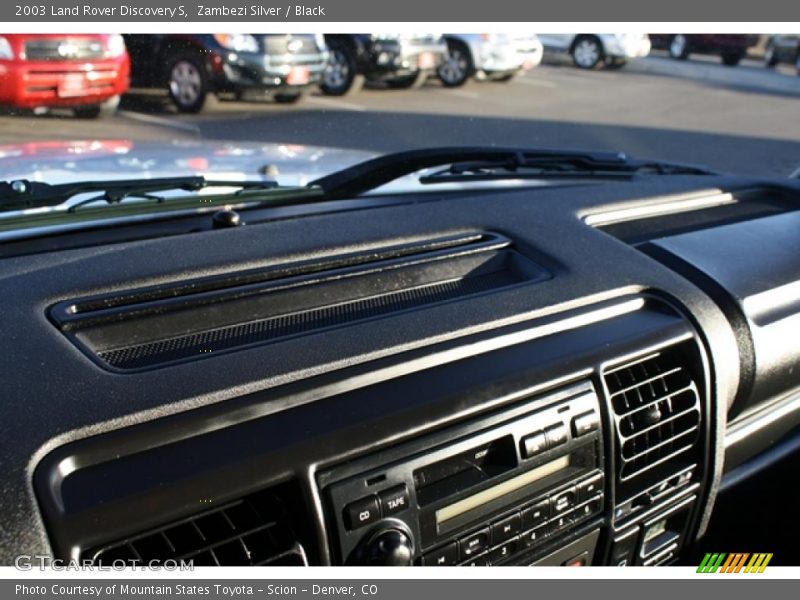 Zambezi Silver / Black 2003 Land Rover Discovery S