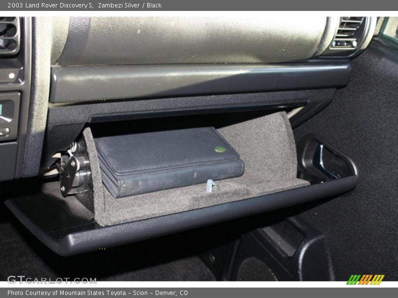 Zambezi Silver / Black 2003 Land Rover Discovery S