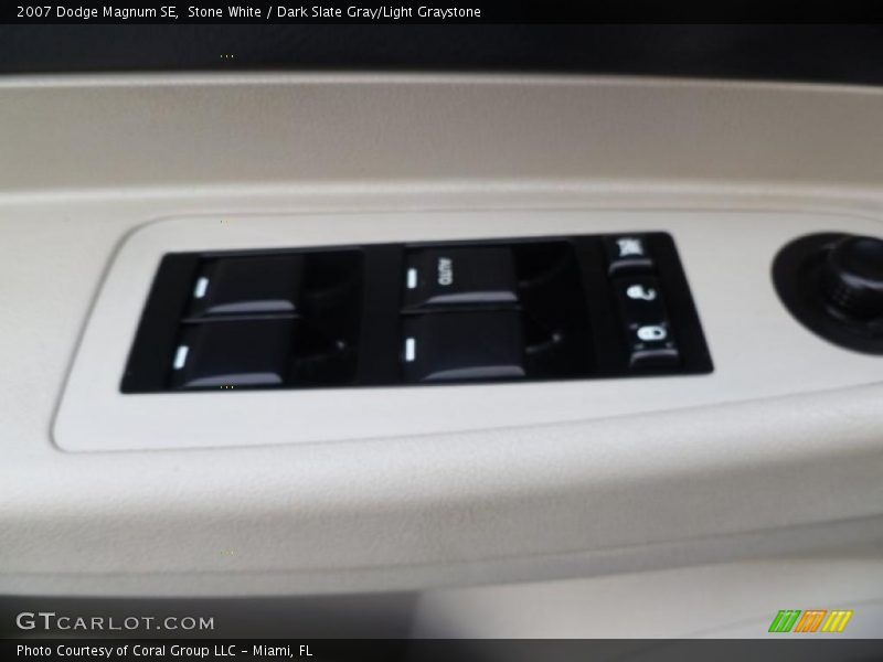 Stone White / Dark Slate Gray/Light Graystone 2007 Dodge Magnum SE