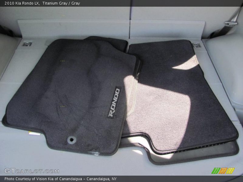 Titanium Gray / Gray 2010 Kia Rondo LX