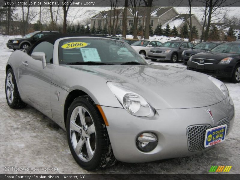 Front 3/4 View of 2006 Solstice Roadster