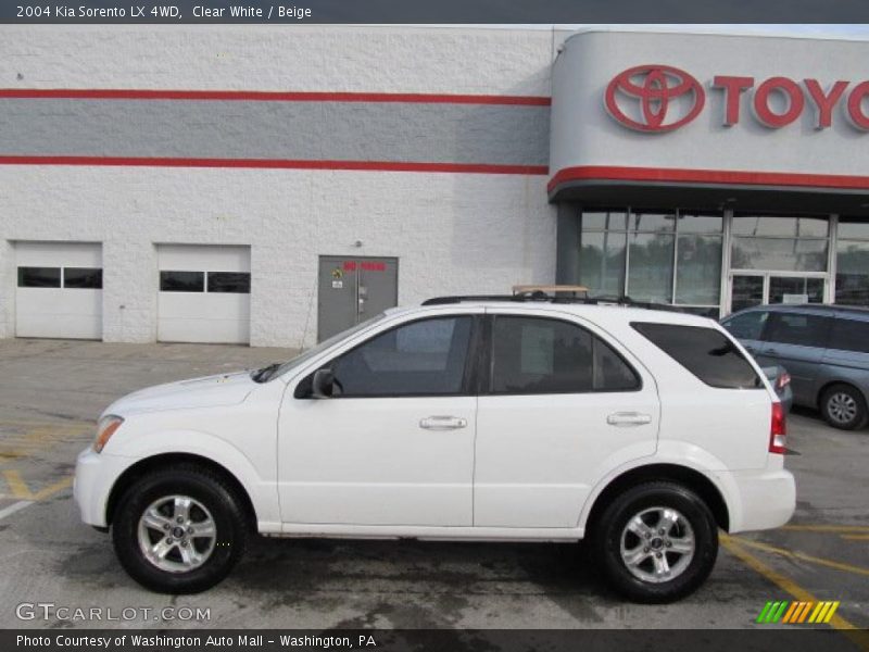 Clear White / Beige 2004 Kia Sorento LX 4WD