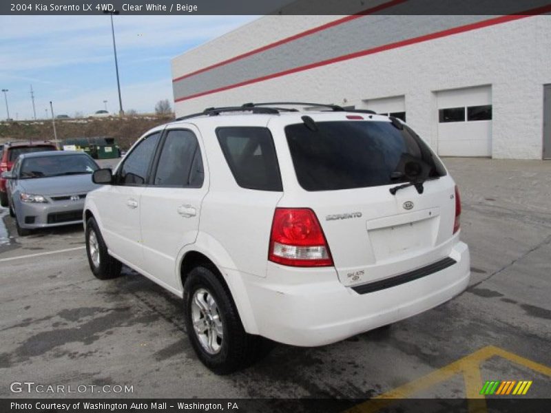 Clear White / Beige 2004 Kia Sorento LX 4WD