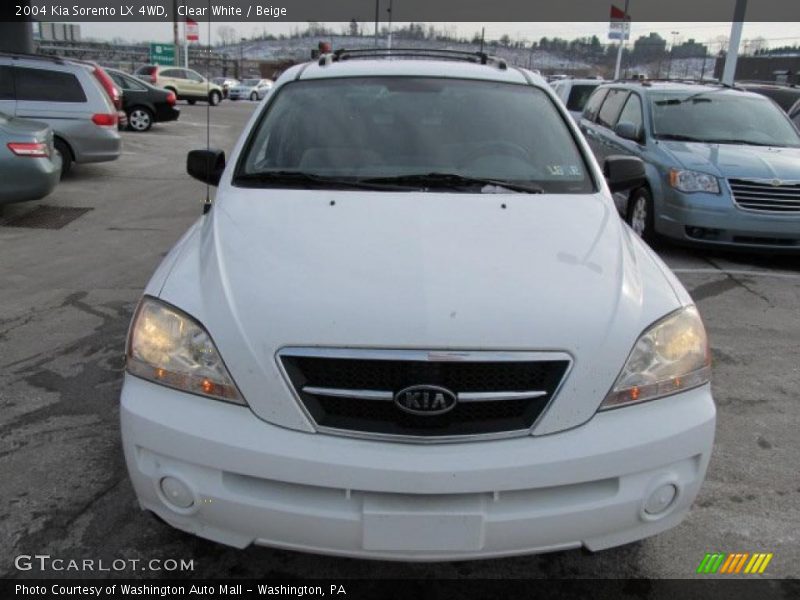 Clear White / Beige 2004 Kia Sorento LX 4WD