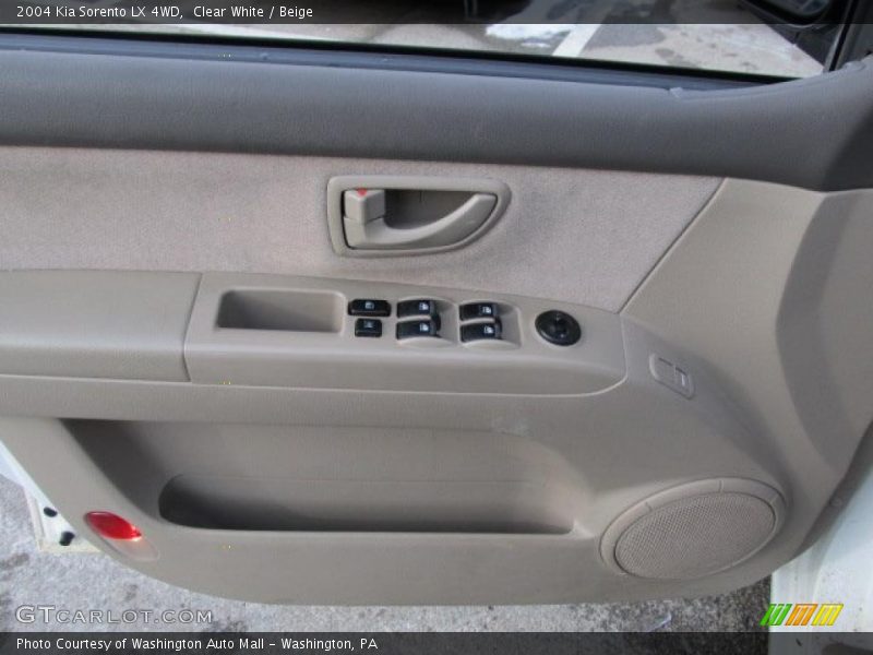 Clear White / Beige 2004 Kia Sorento LX 4WD