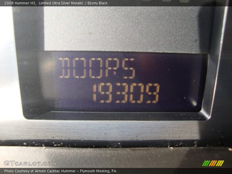 Limited Ultra Silver Metallic / Ebony Black 2008 Hummer H3