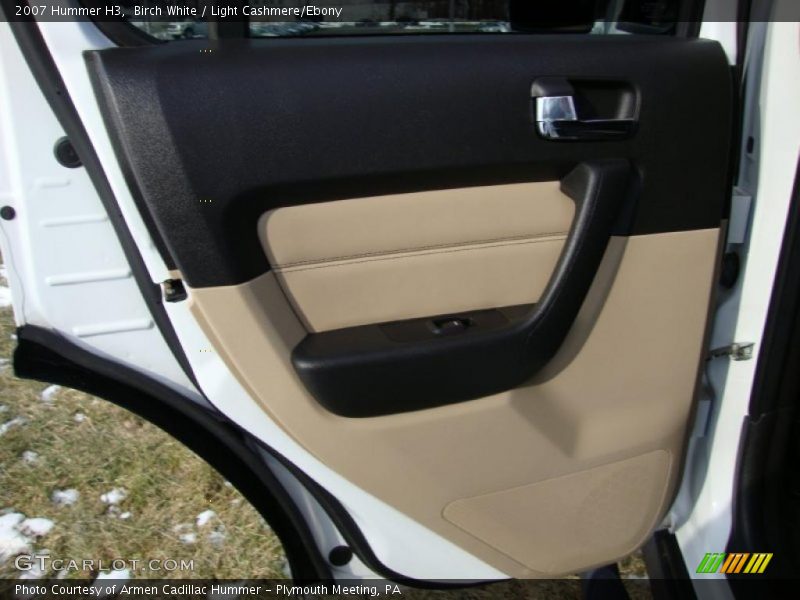 Birch White / Light Cashmere/Ebony 2007 Hummer H3
