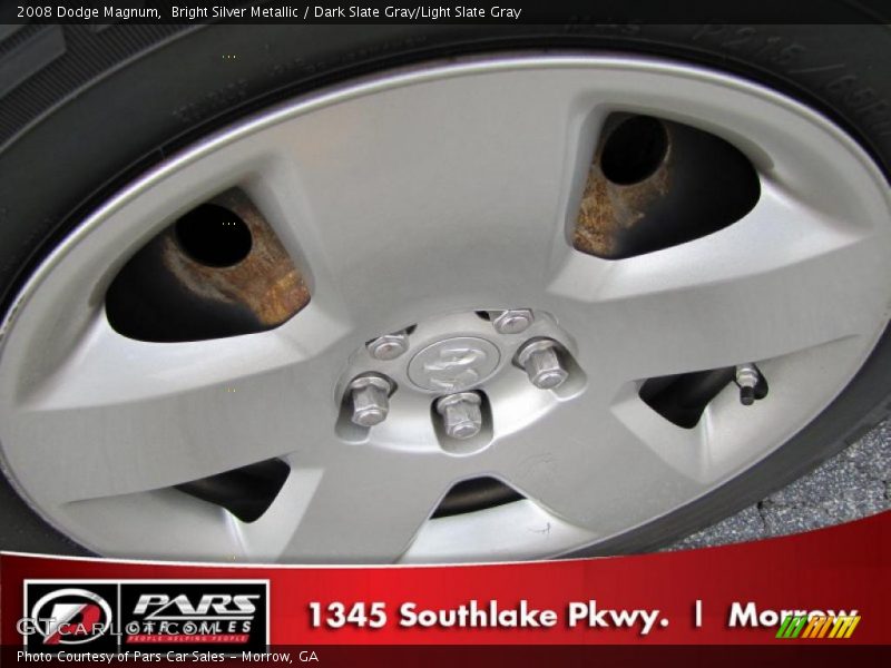 Bright Silver Metallic / Dark Slate Gray/Light Slate Gray 2008 Dodge Magnum