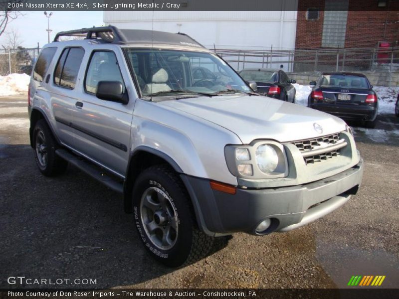 Silver Lightning Metallic / Gray 2004 Nissan Xterra XE 4x4