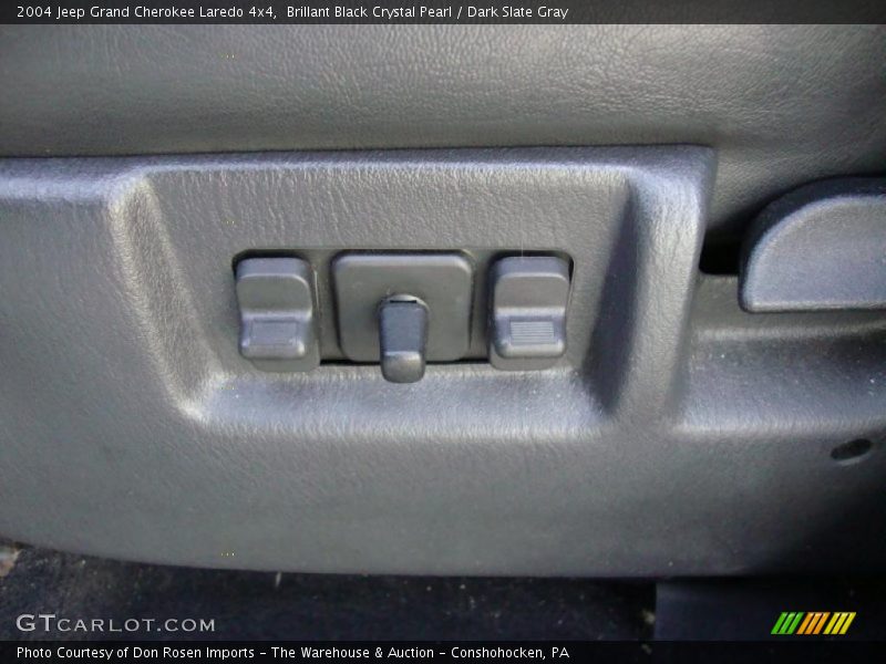 Brillant Black Crystal Pearl / Dark Slate Gray 2004 Jeep Grand Cherokee Laredo 4x4