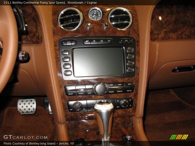Controls of 2011 Continental Flying Spur Speed