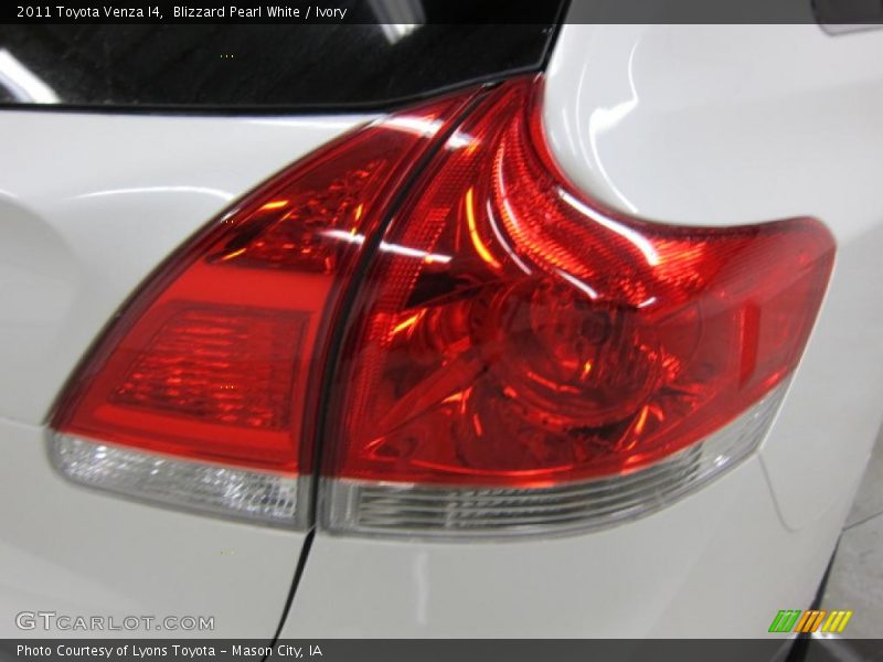 Blizzard Pearl White / Ivory 2011 Toyota Venza I4