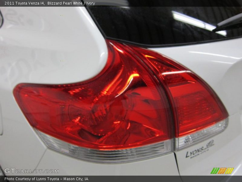 Blizzard Pearl White / Ivory 2011 Toyota Venza I4