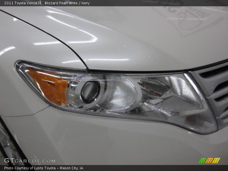 Blizzard Pearl White / Ivory 2011 Toyota Venza I4