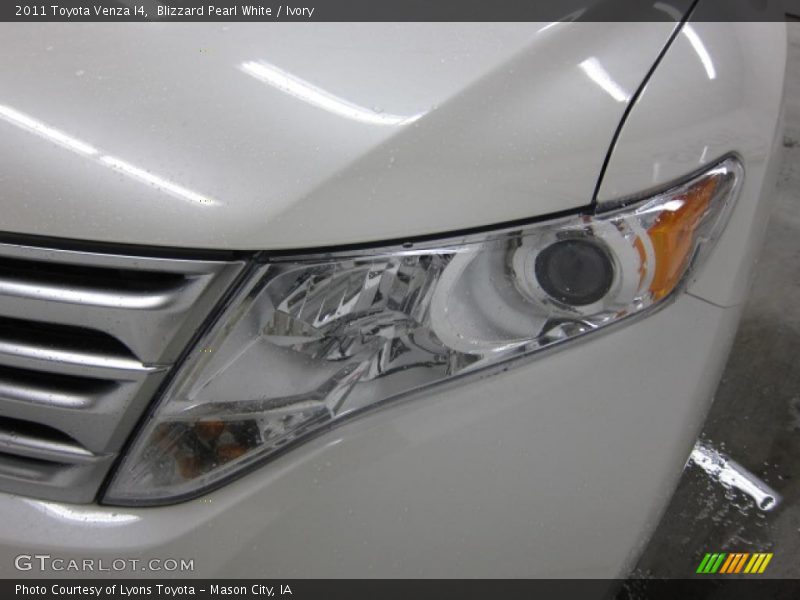 Blizzard Pearl White / Ivory 2011 Toyota Venza I4