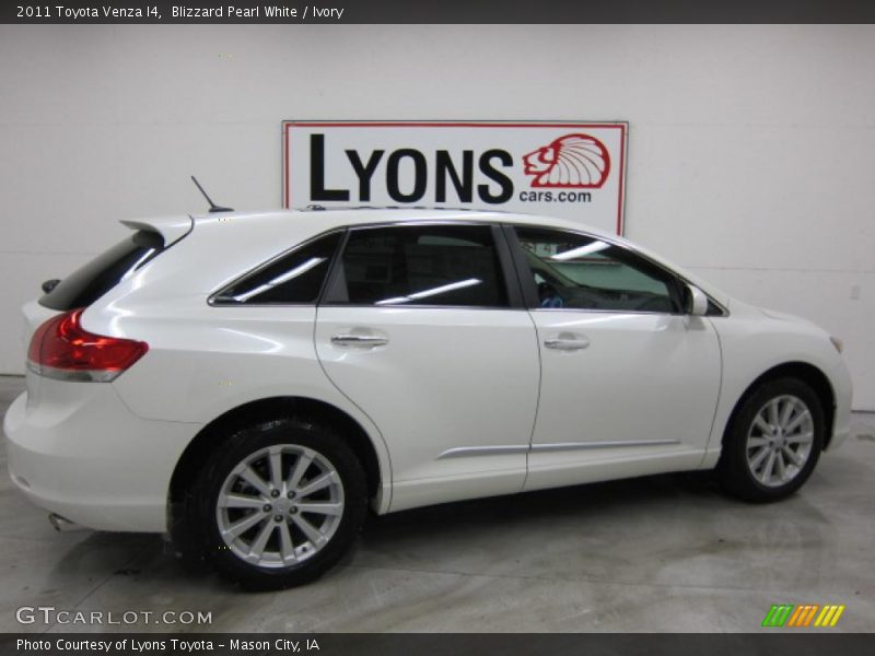 Blizzard Pearl White / Ivory 2011 Toyota Venza I4