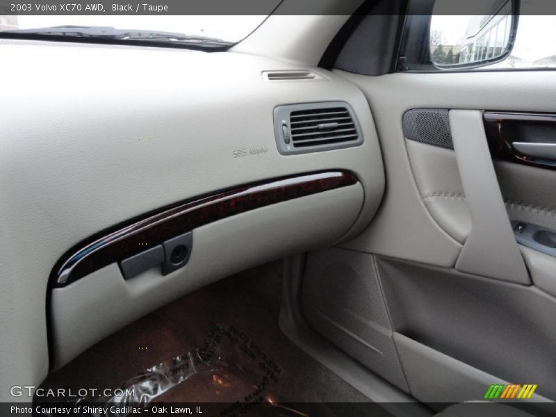 Black / Taupe 2003 Volvo XC70 AWD