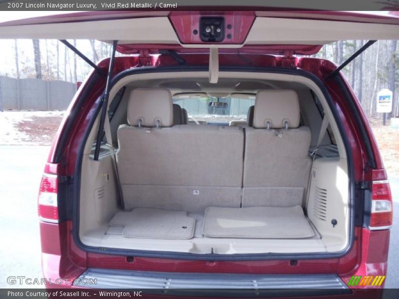Vivid Red Metallic / Camel 2007 Lincoln Navigator Luxury