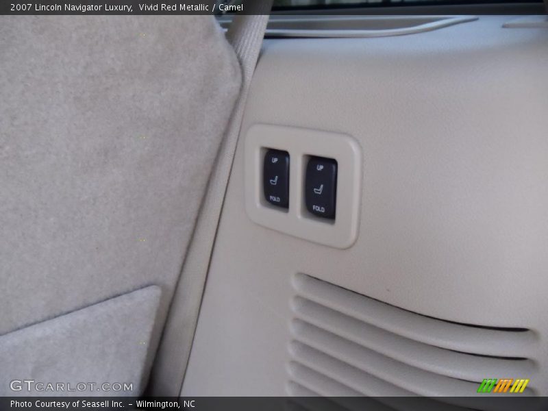 Vivid Red Metallic / Camel 2007 Lincoln Navigator Luxury