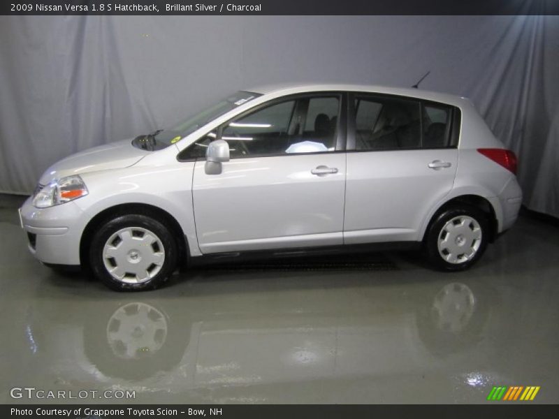Brillant Silver / Charcoal 2009 Nissan Versa 1.8 S Hatchback