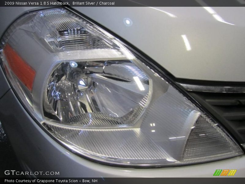Brillant Silver / Charcoal 2009 Nissan Versa 1.8 S Hatchback