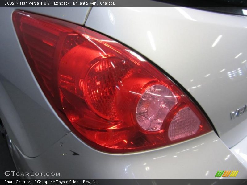 Brillant Silver / Charcoal 2009 Nissan Versa 1.8 S Hatchback