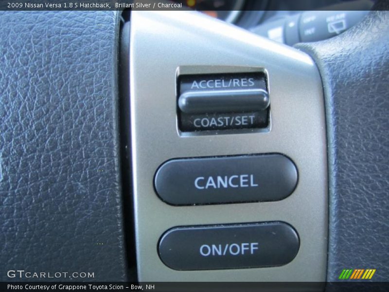 Brillant Silver / Charcoal 2009 Nissan Versa 1.8 S Hatchback
