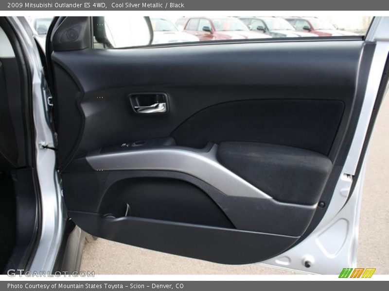 Door Panel of 2009 Outlander ES 4WD