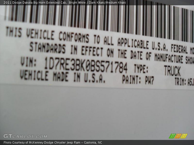 Bright White / Dark Khaki/Medium Khaki 2011 Dodge Dakota Big Horn Extended Cab