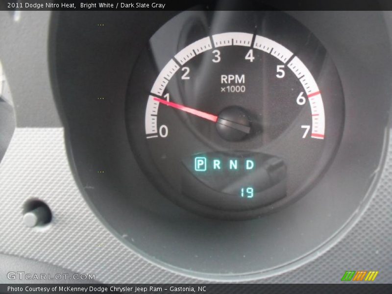 Bright White / Dark Slate Gray 2011 Dodge Nitro Heat