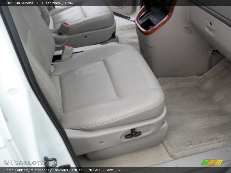Clear White / Gray 2005 Kia Sedona EX