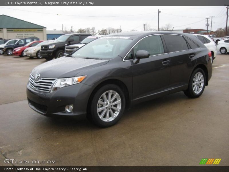 Front 3/4 View of 2010 Venza I4