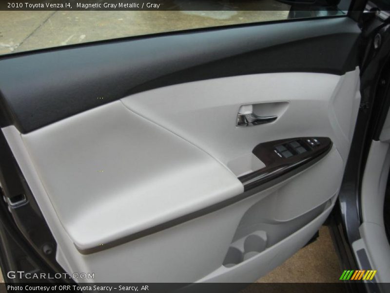 Magnetic Gray Metallic / Gray 2010 Toyota Venza I4